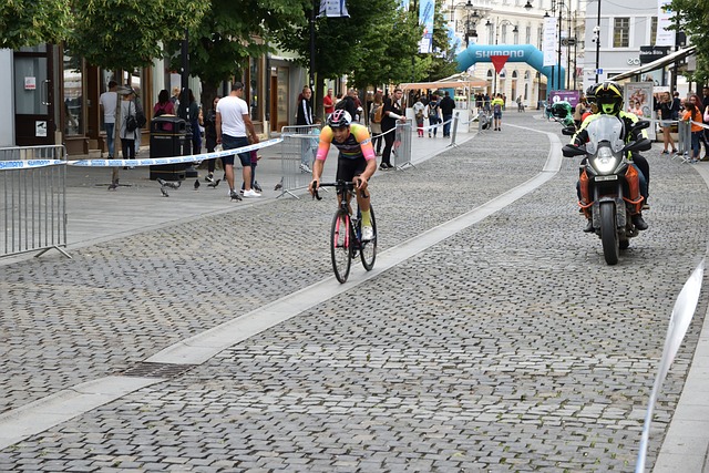 些资金充裕 些资金充裕